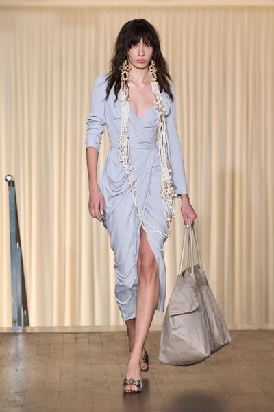 Look 4